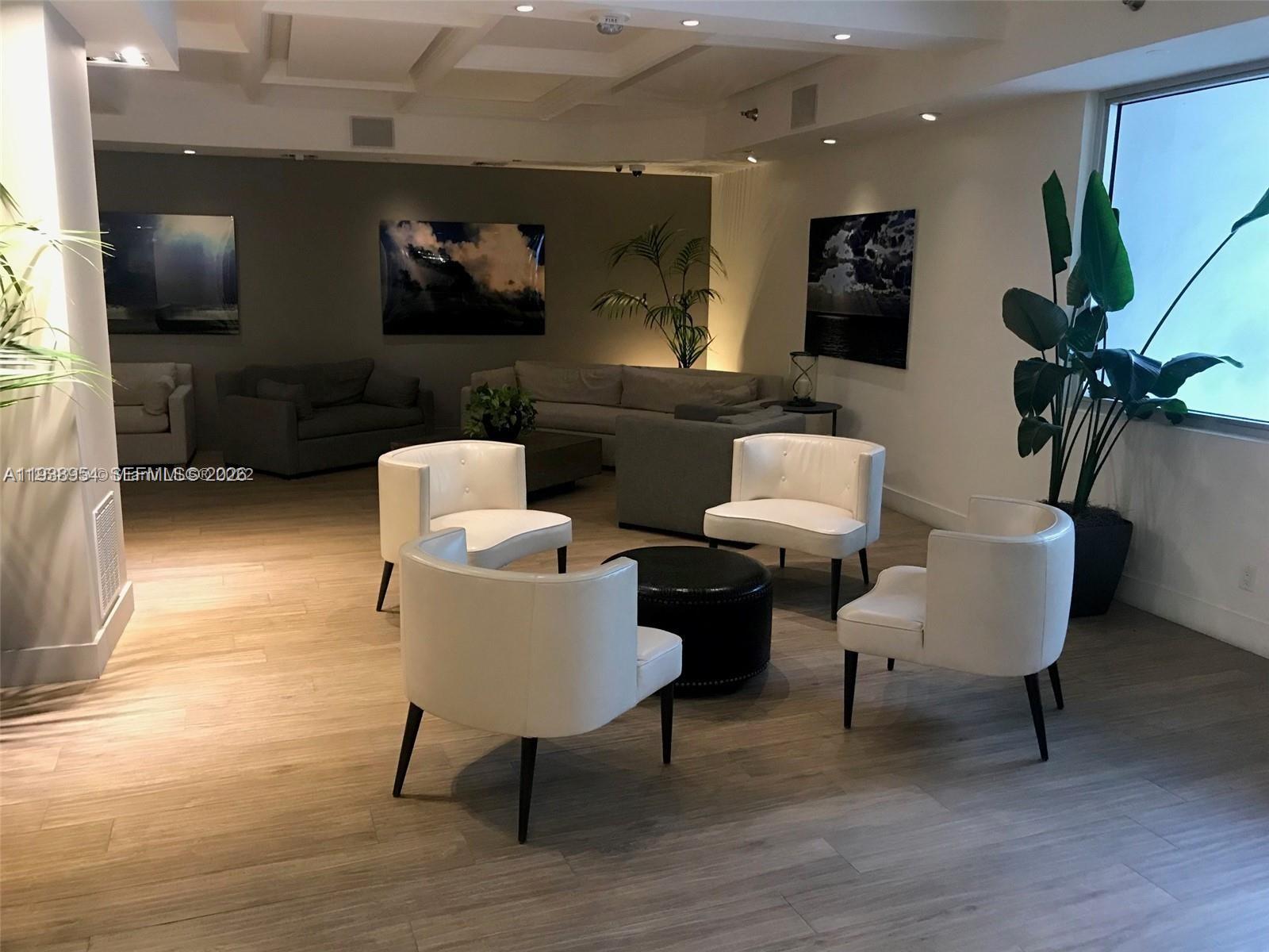DECOPLAGE CONDO - Residential Lease
