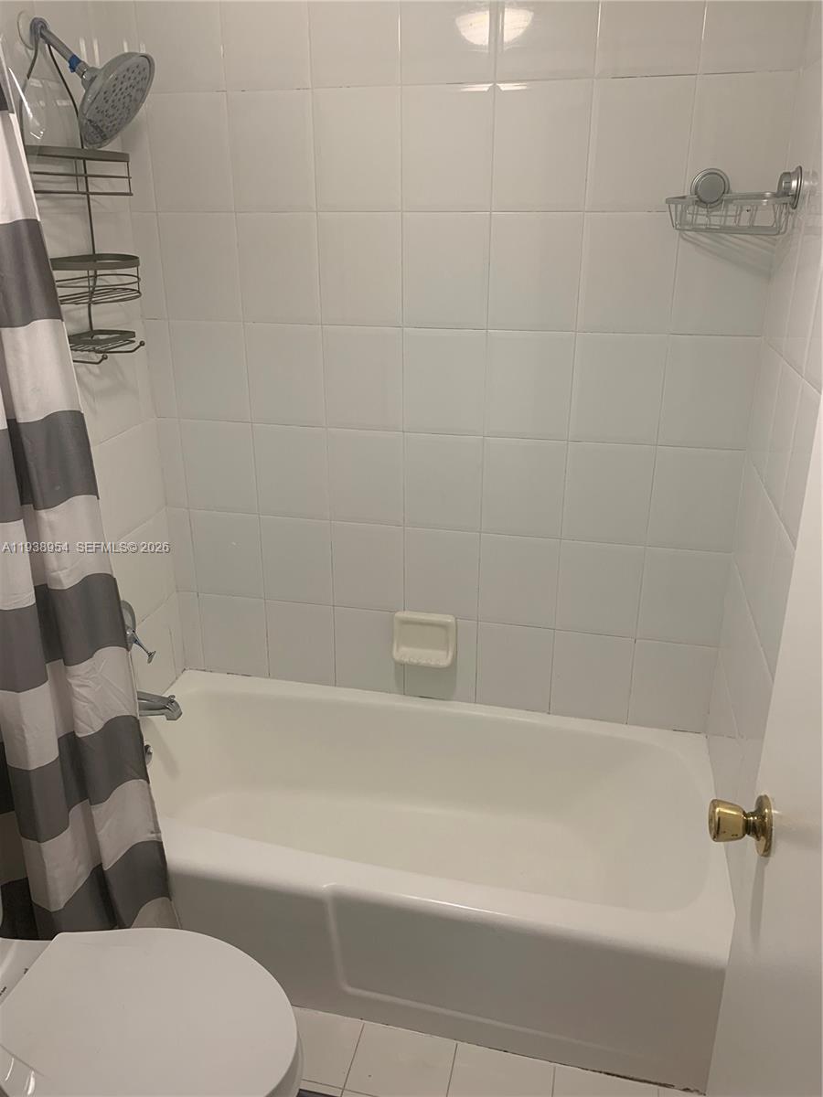 DECOPLAGE CONDO - Residential Lease