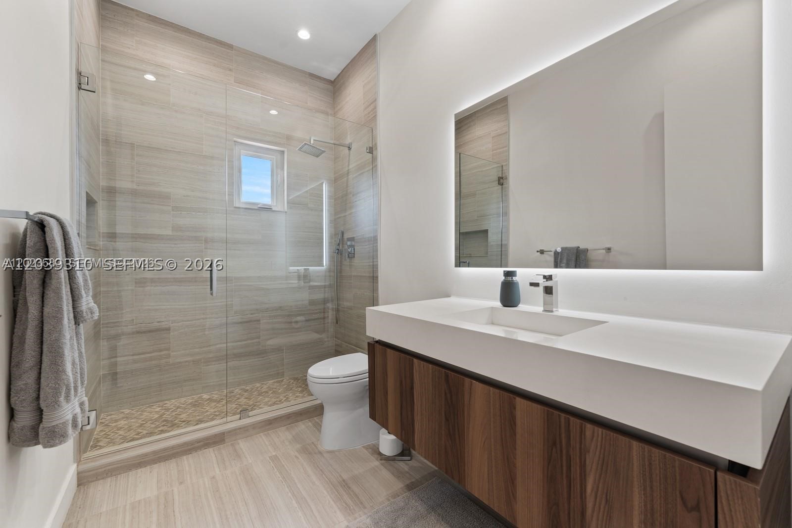 DORAL ISLES VENETIA - Residential