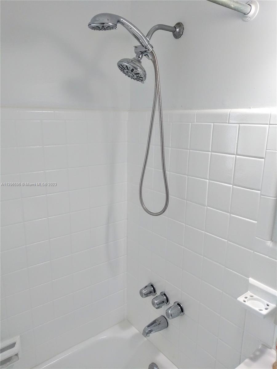 GLENROYAL AMD - Residential Lease