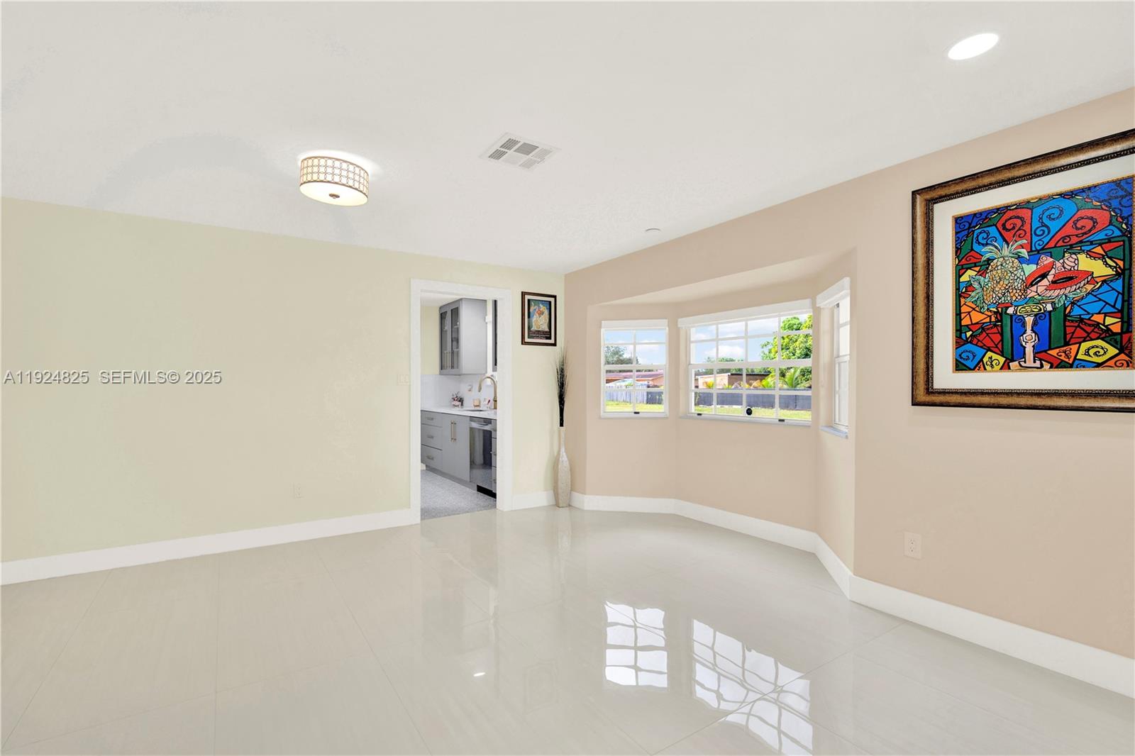 SILVER PALMS GROVES - Residential