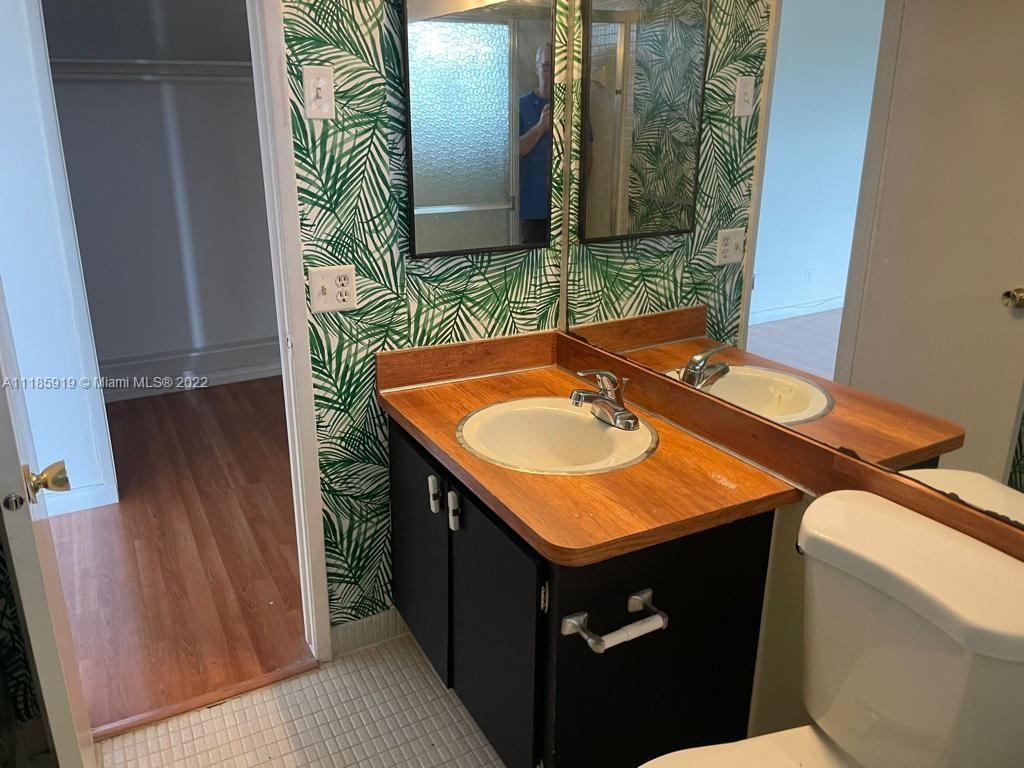 HILLCREST COUNTRY CLUB #1 - Residential Lease