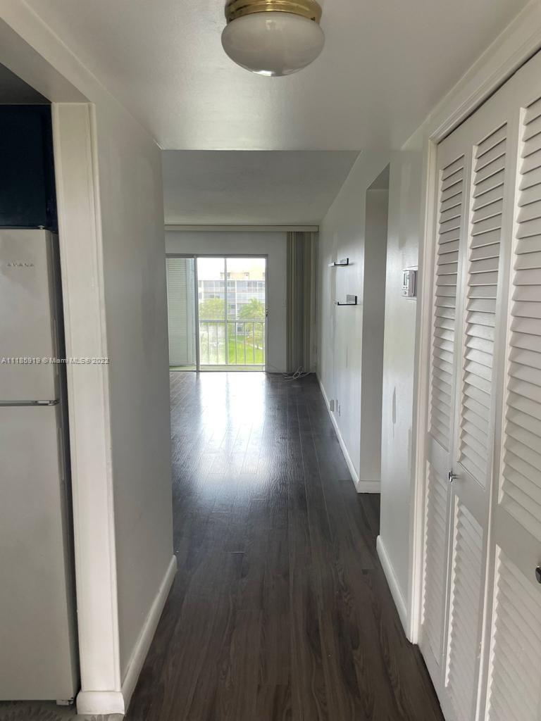 HILLCREST COUNTRY CLUB #1 - Residential Lease