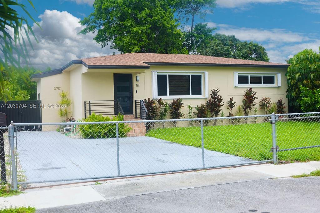 LASALLE MANOR - Residential