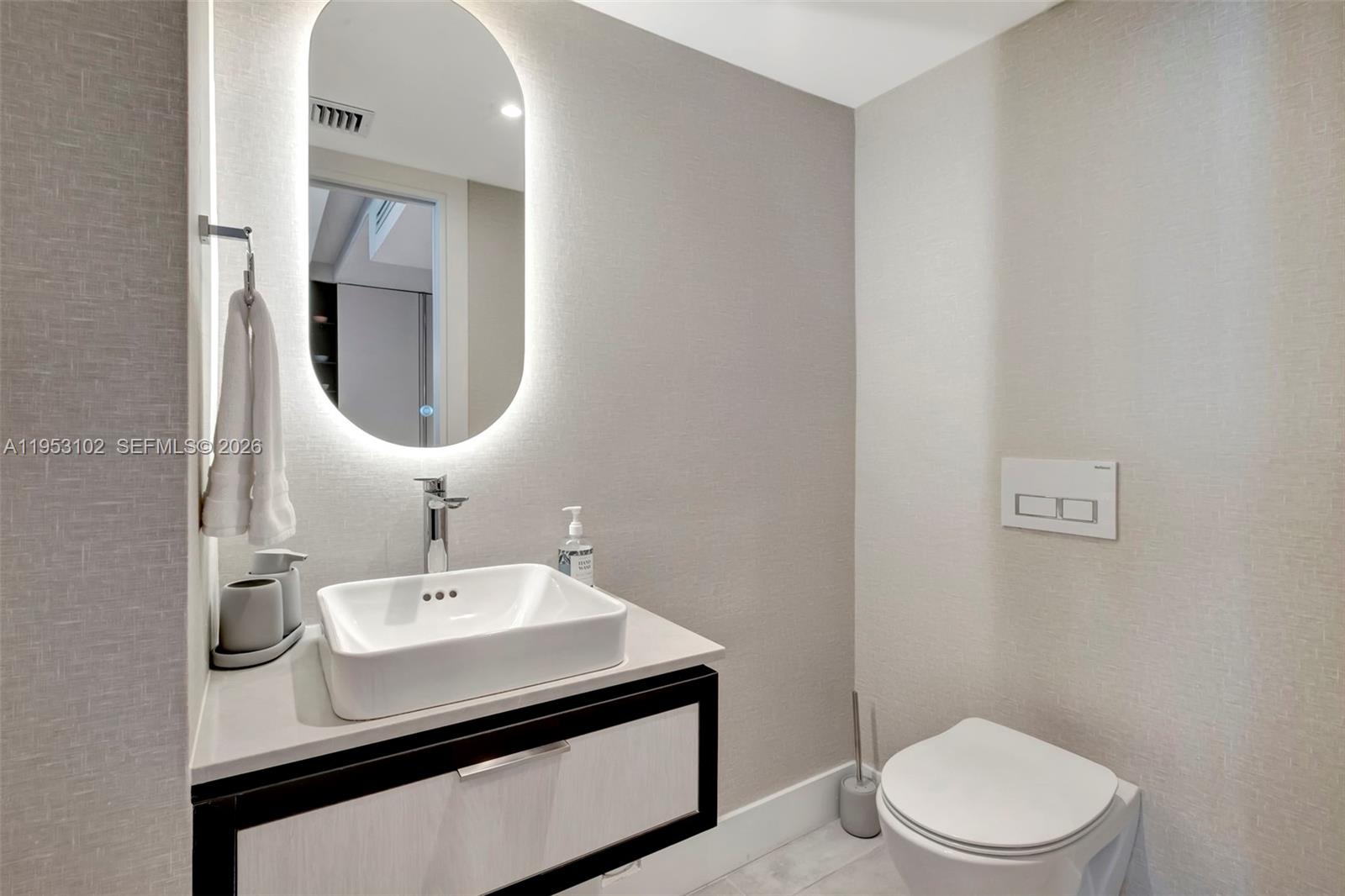 RONEY PALACE CONDO - Residential