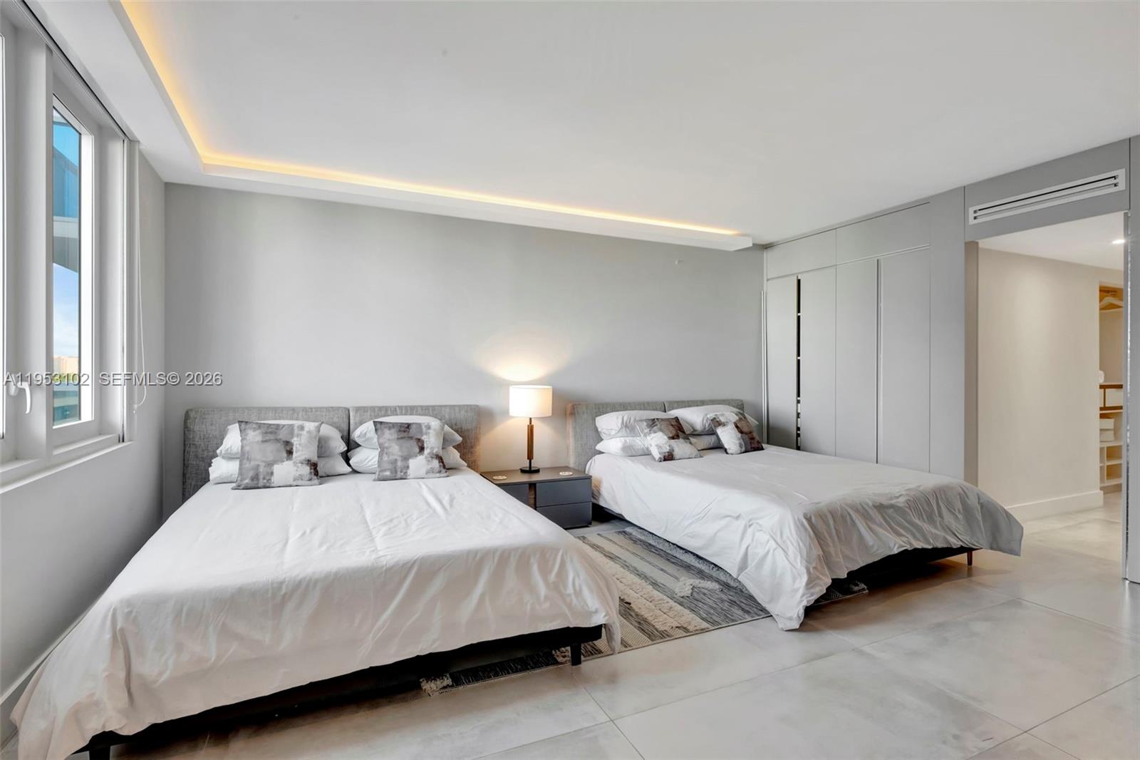 RONEY PALACE CONDO - Residential