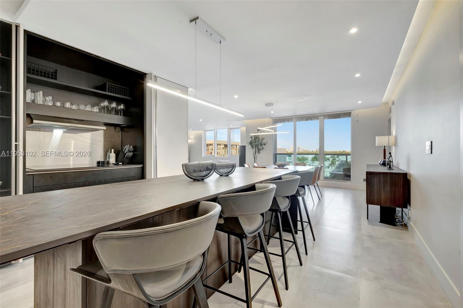 RONEY PALACE CONDO - Residential