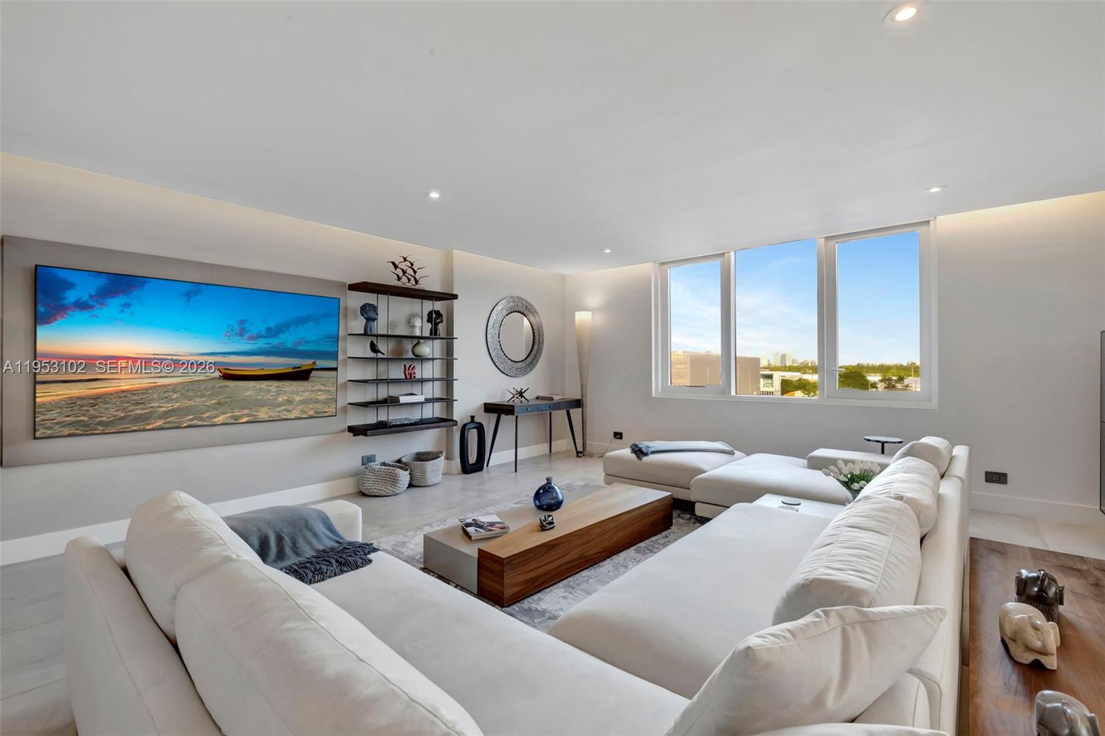 RONEY PALACE CONDO - Residential