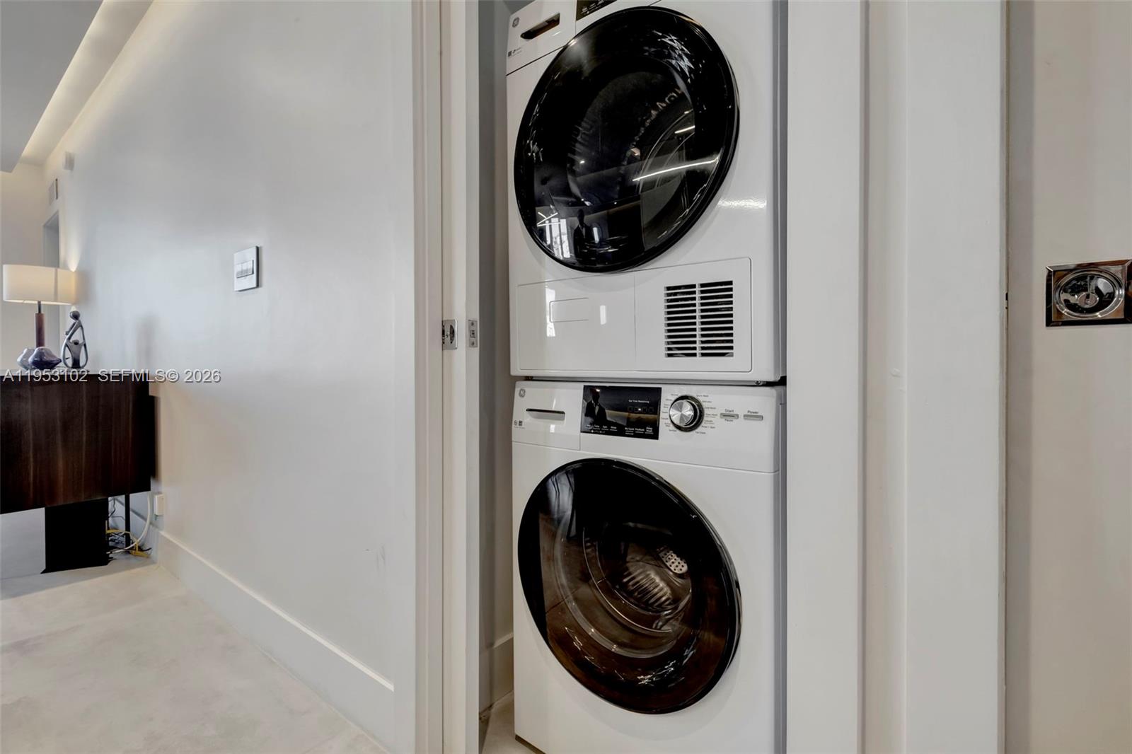 RONEY PALACE CONDO - Residential