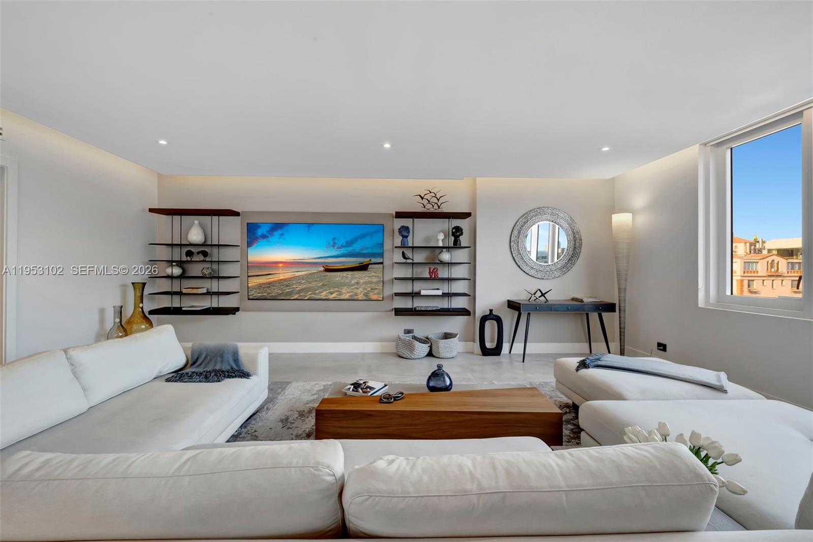 RONEY PALACE CONDO - Residential