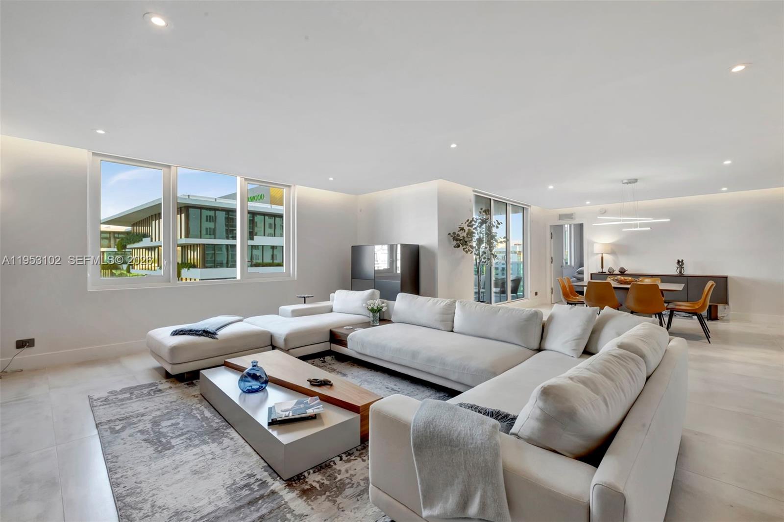 RONEY PALACE CONDO - Residential