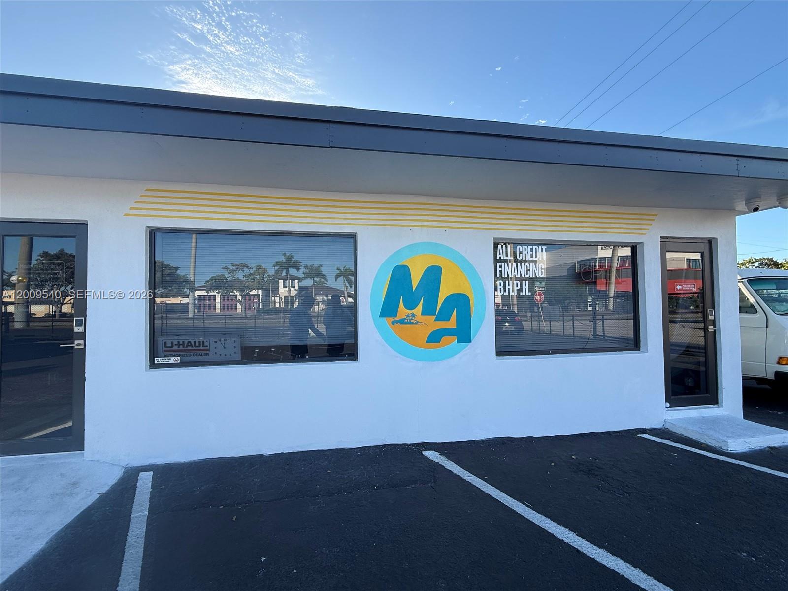 HOLLYWOOD PARK - Commercial Sale