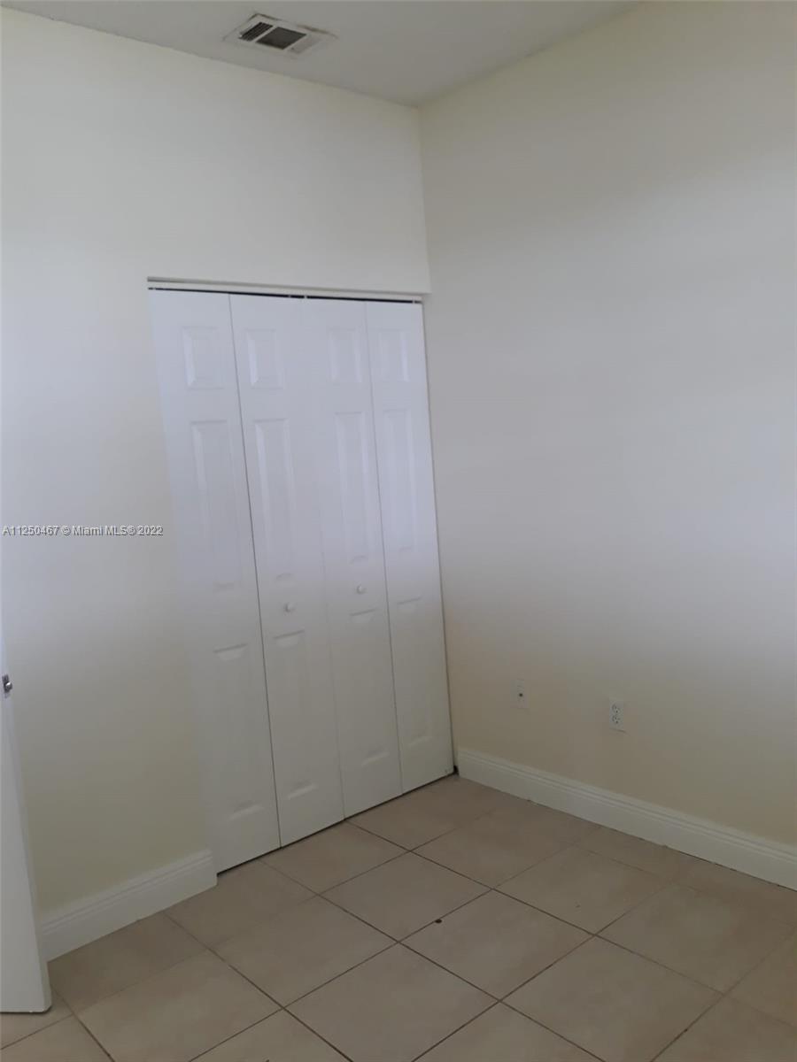 REFLECTIONS AT PEMBROKE P - Residential Lease