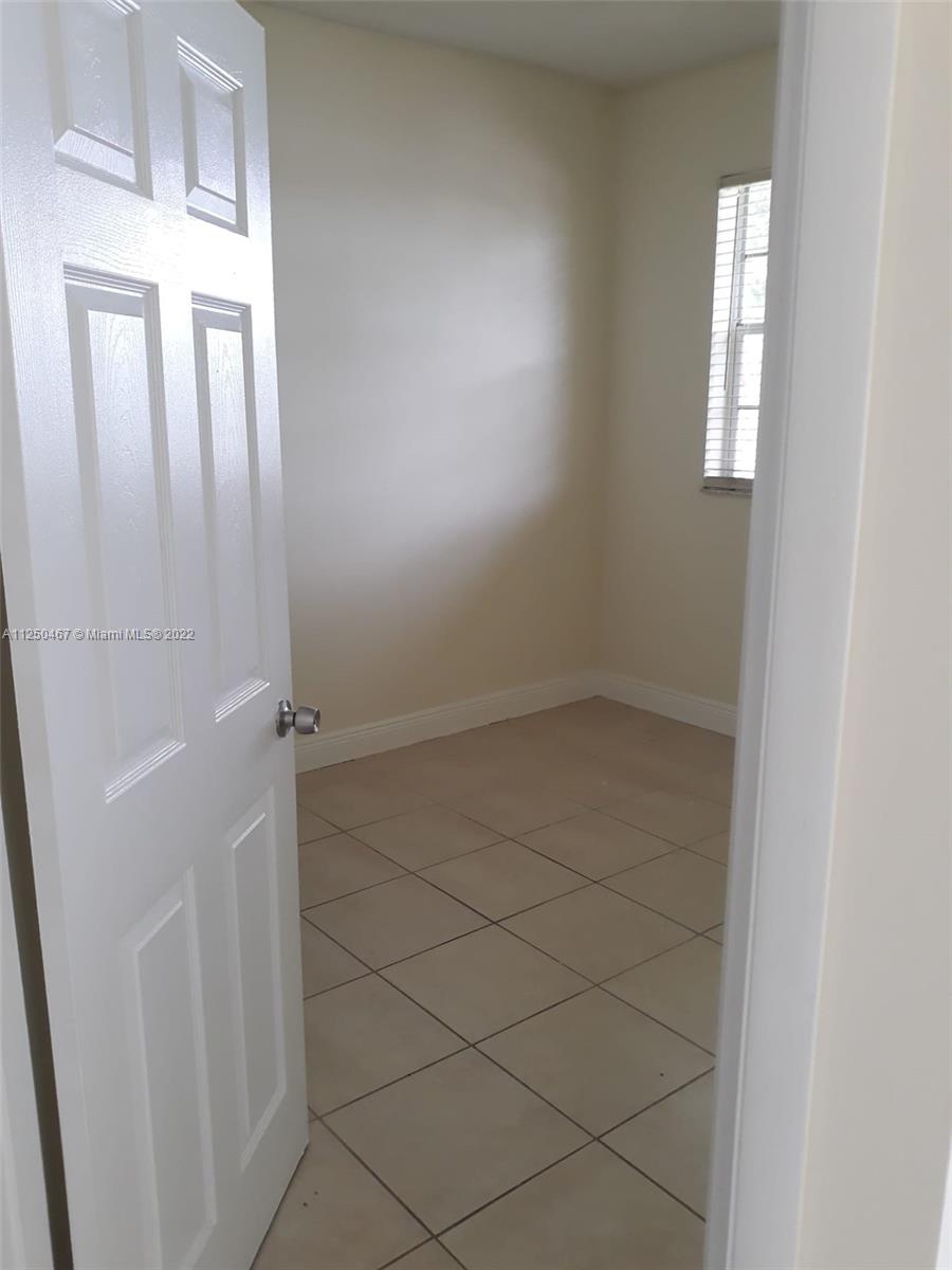 REFLECTIONS AT PEMBROKE P - Residential Lease