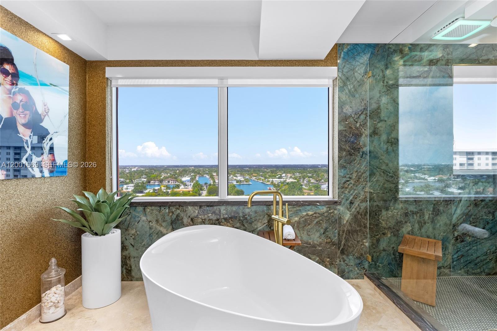 PALMS TOWER ONE CONDO - Residential