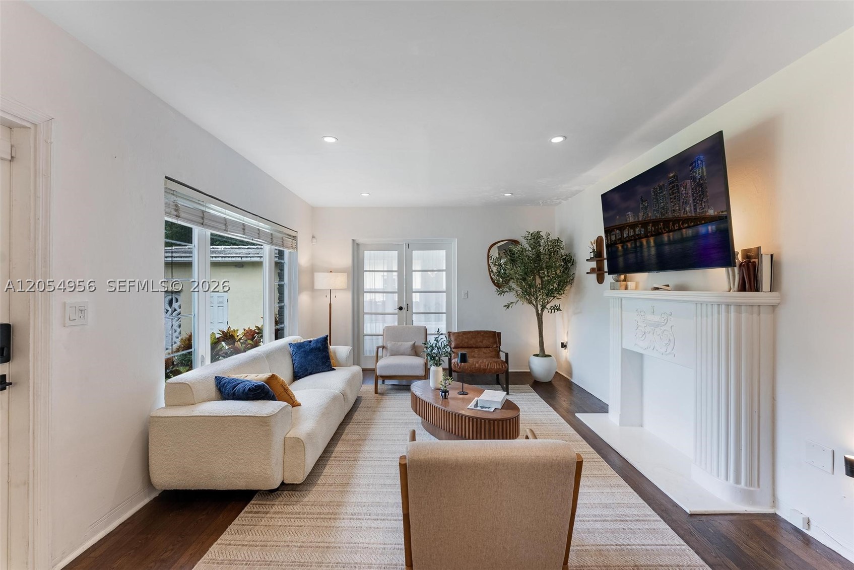 BAYWOOD - Residential
