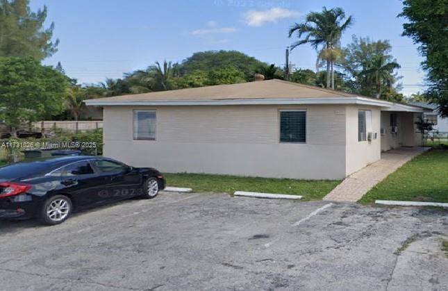 HALLANDALE GARDEN PARK - Residential Income