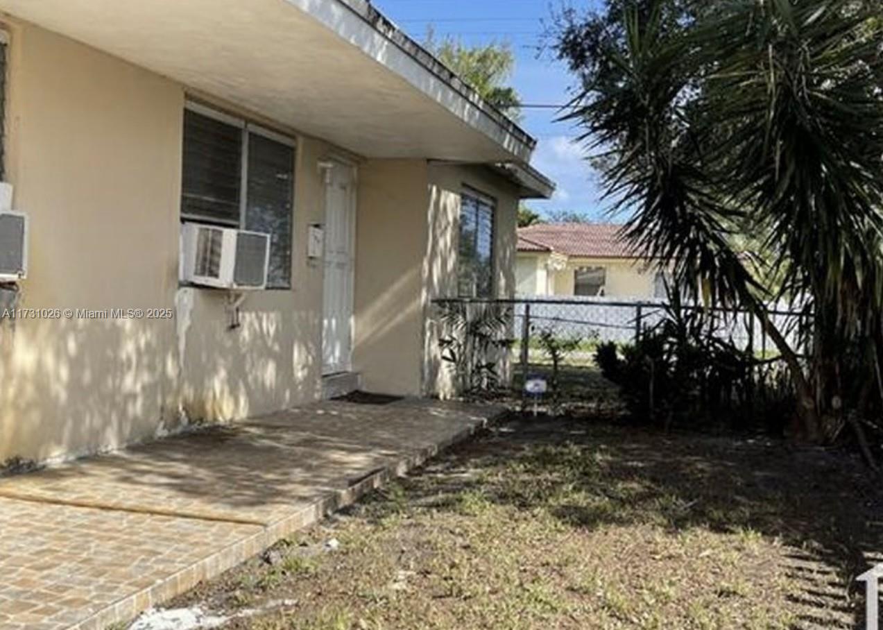 HALLANDALE GARDEN PARK - Residential Income