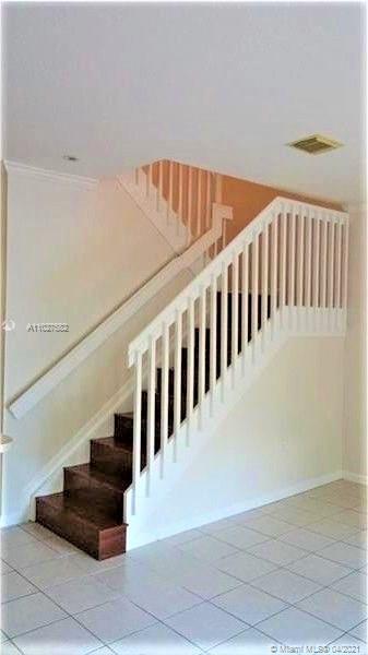 AB AT TAMIAMI TRAIL - Residential Lease
