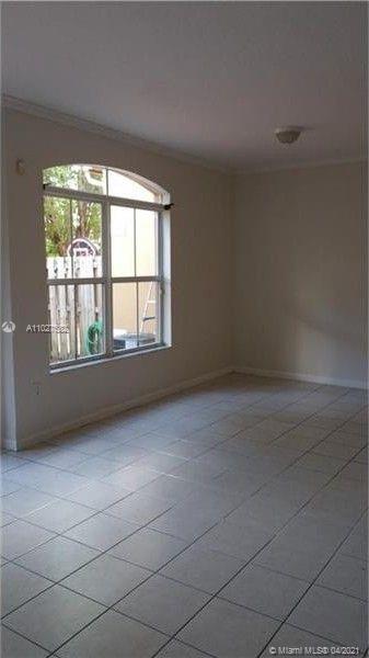 AB AT TAMIAMI TRAIL - Residential Lease