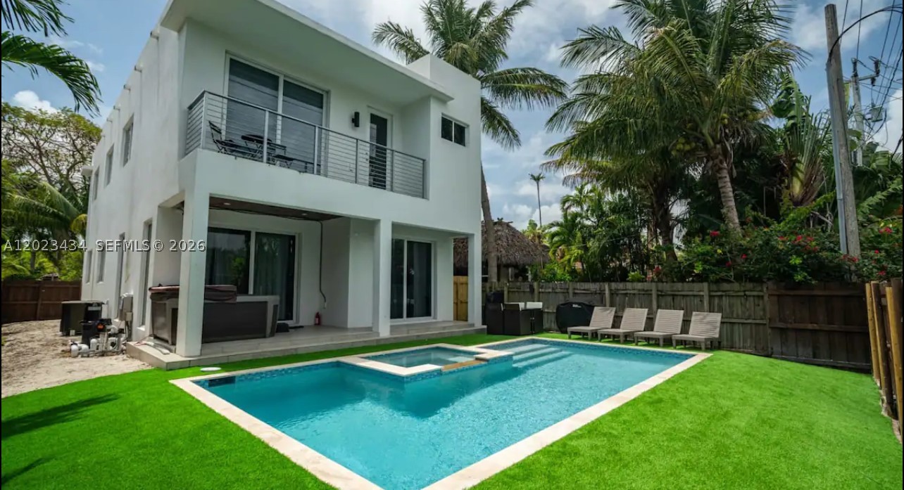 HOLLYWOOD - Residential