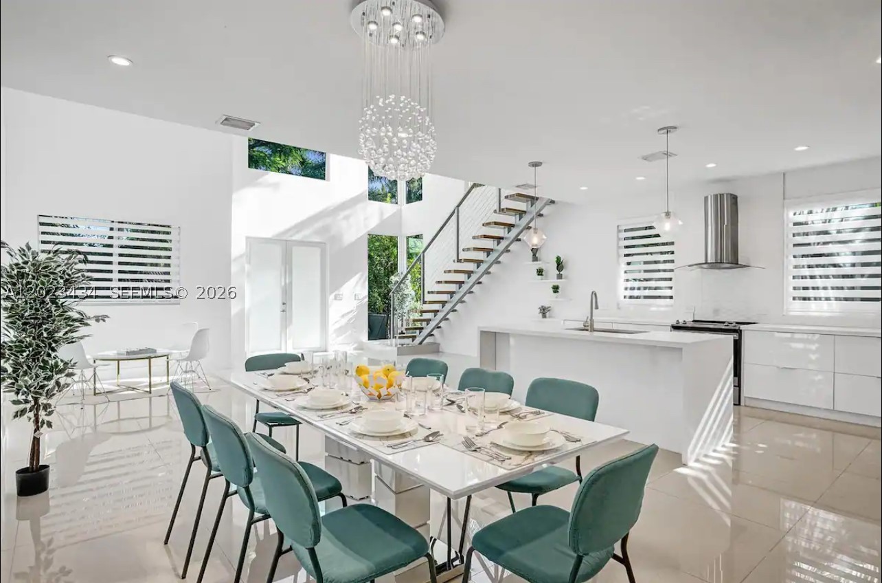 HOLLYWOOD - Residential