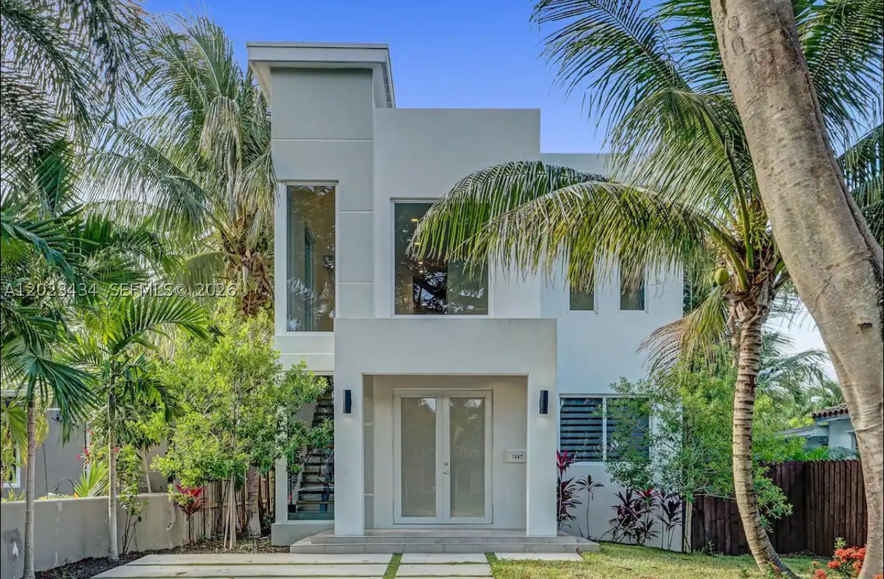 HOLLYWOOD - Residential
