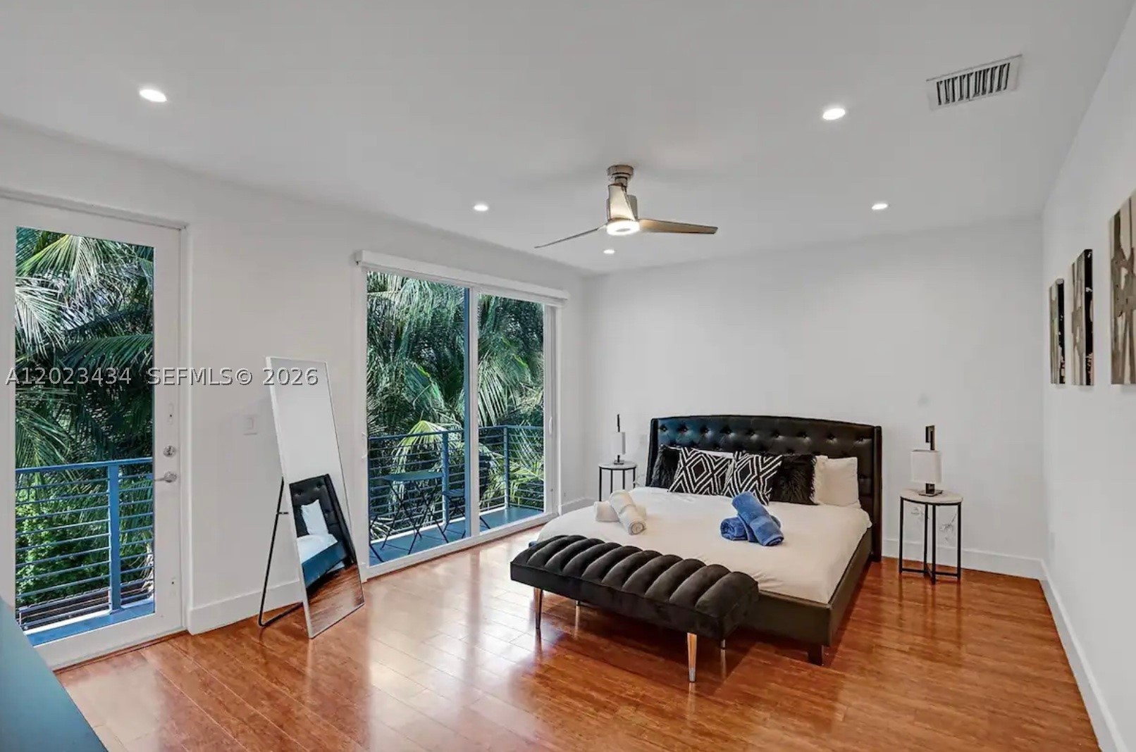 HOLLYWOOD - Residential