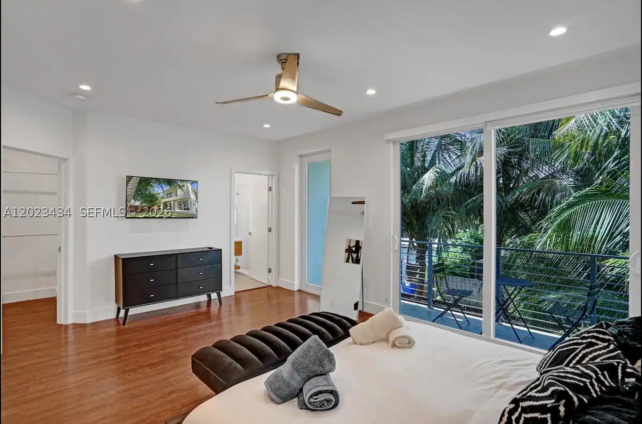 HOLLYWOOD - Residential
