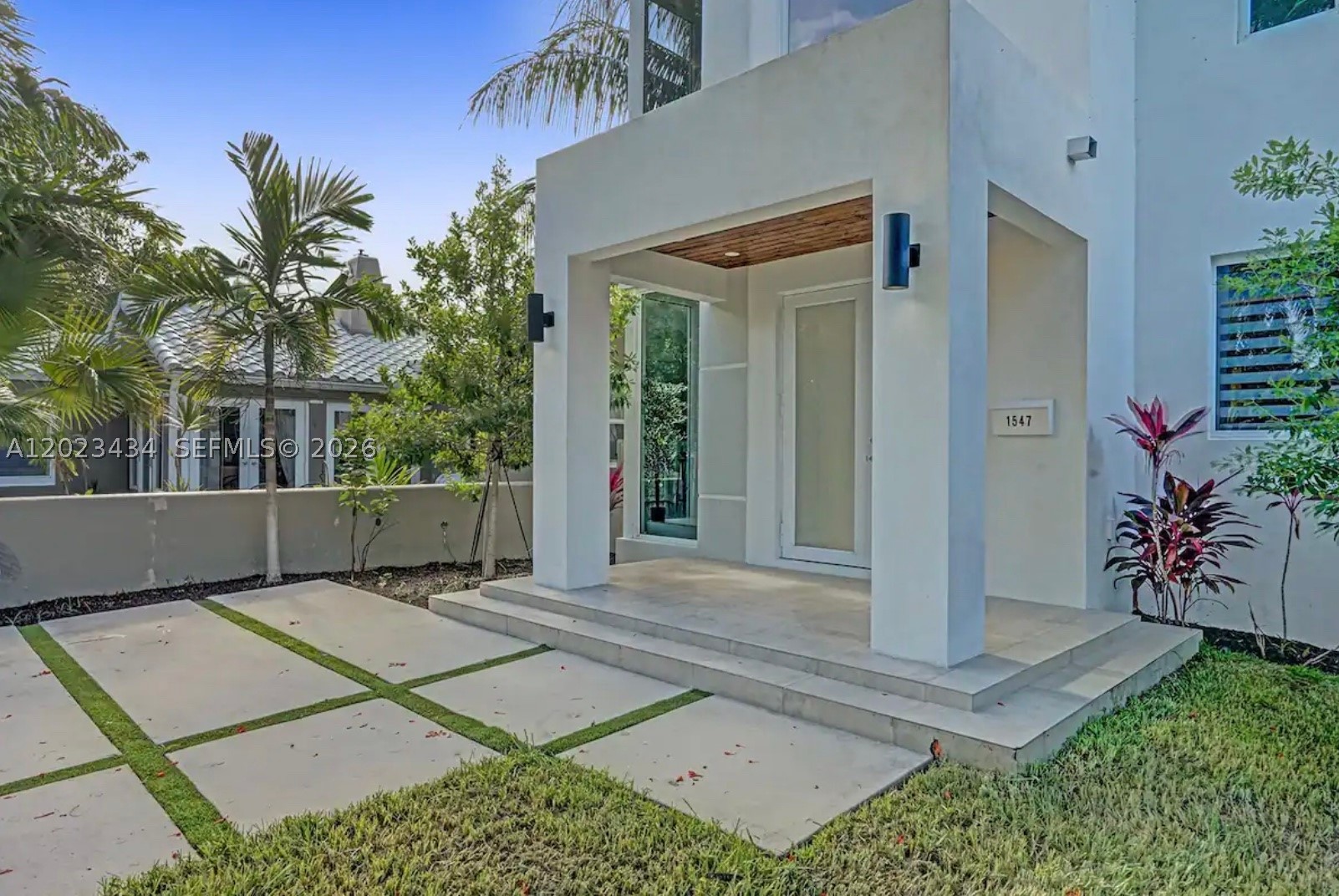 HOLLYWOOD - Residential