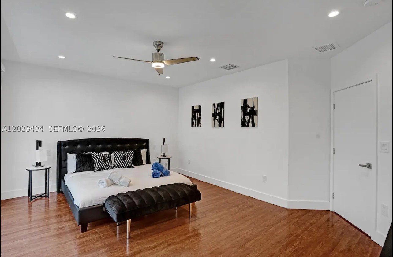 HOLLYWOOD - Residential