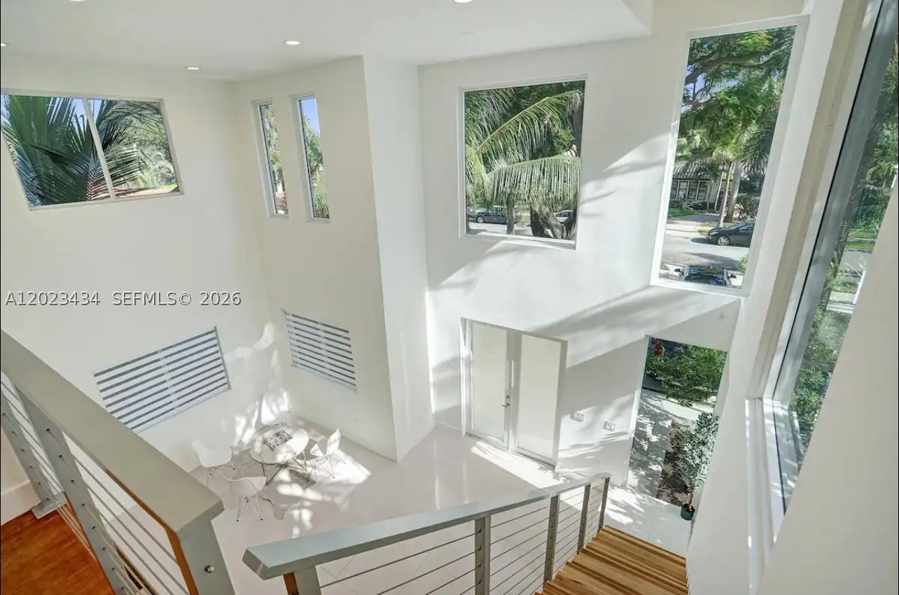 HOLLYWOOD - Residential