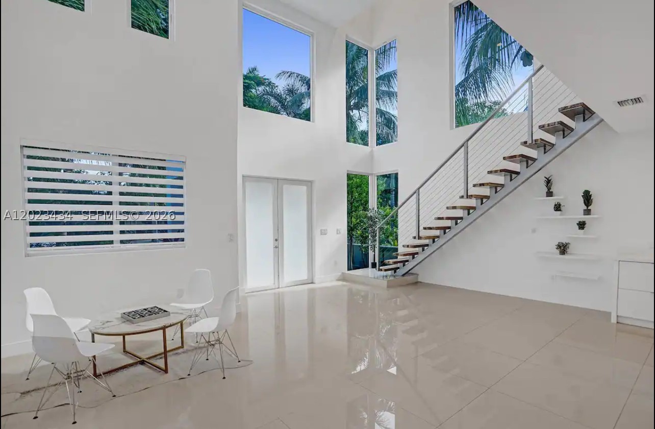HOLLYWOOD - Residential