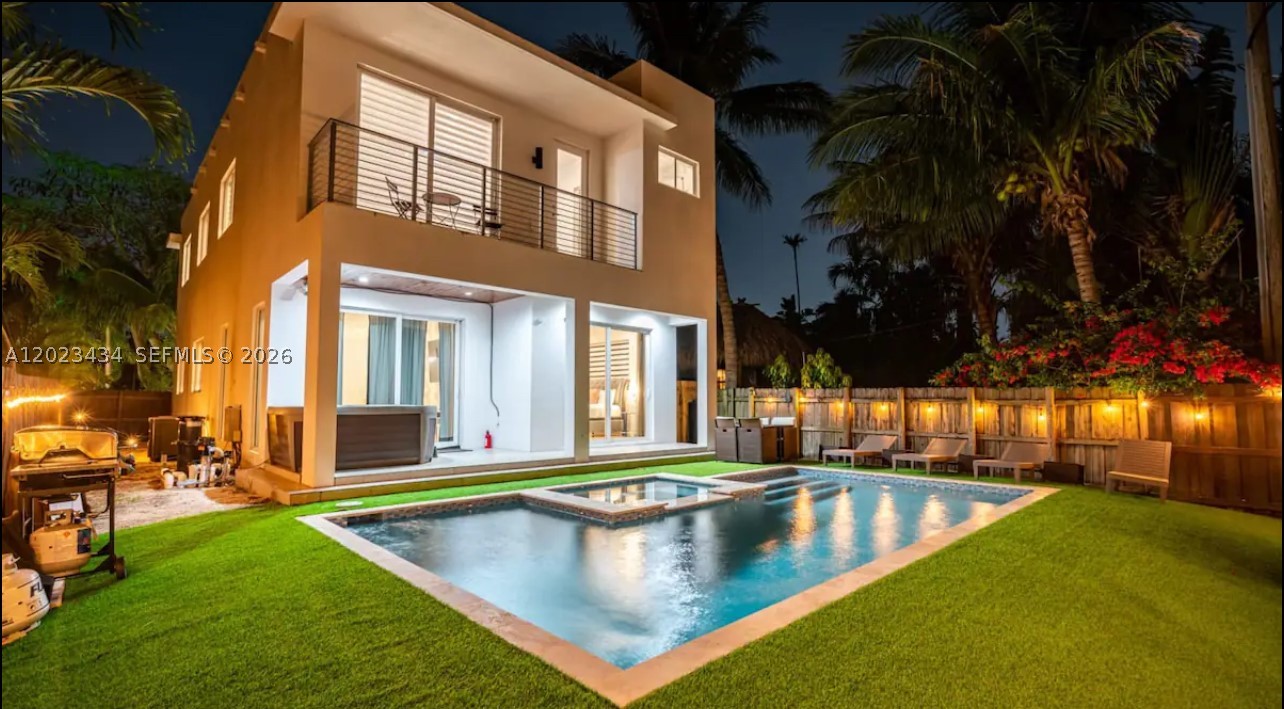 HOLLYWOOD - Residential