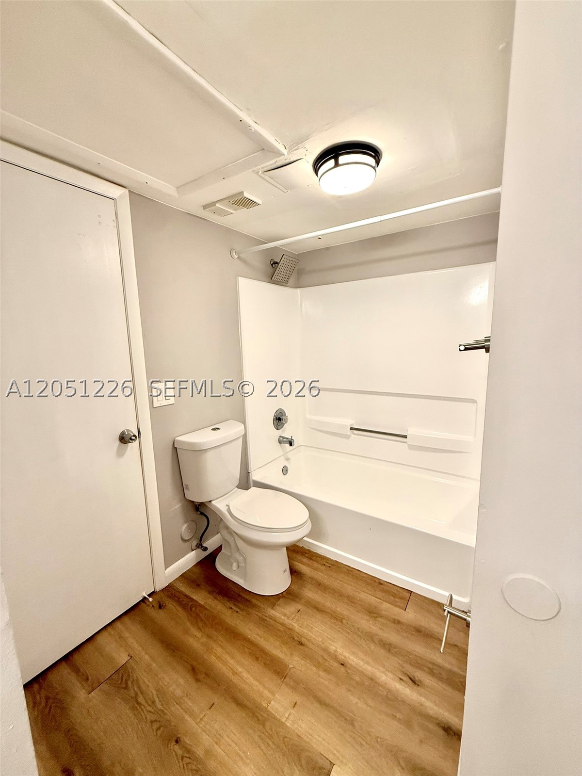 KENDALL LAKE TOWERS CONDO - Residential Lease