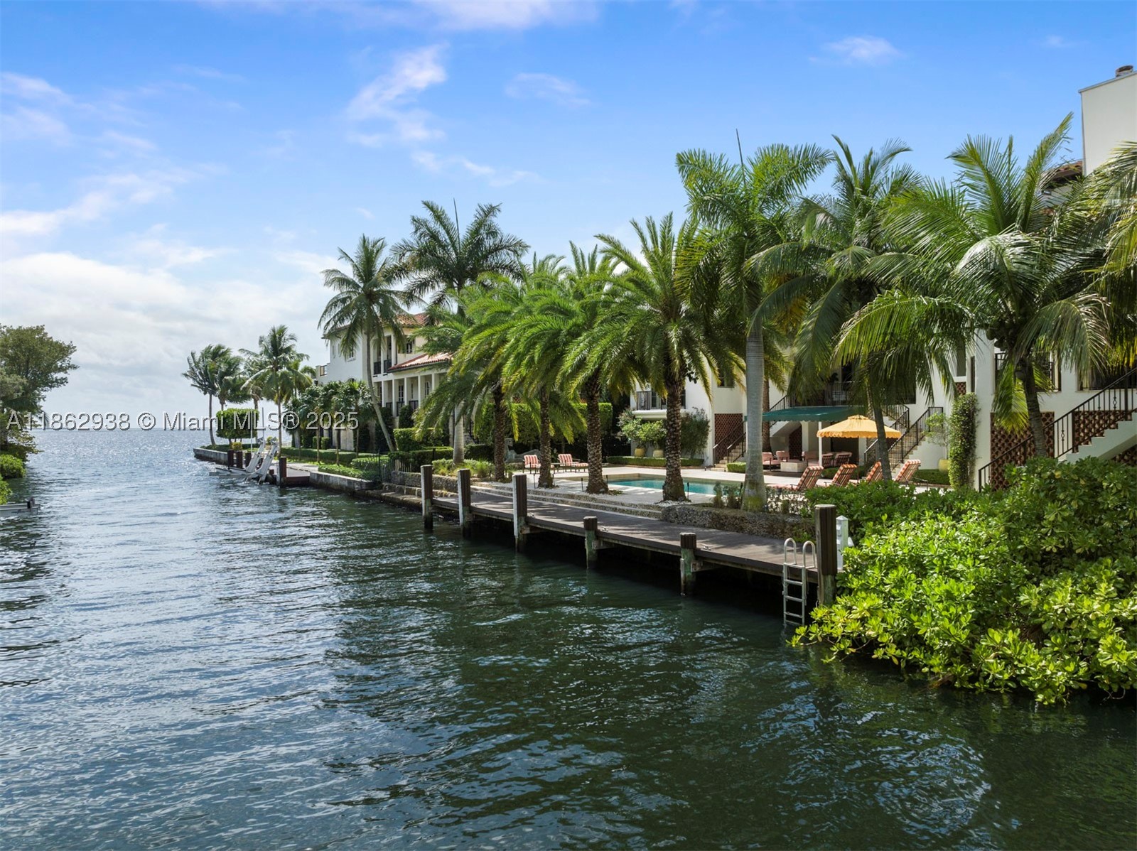 THE MOORINGS - Residential