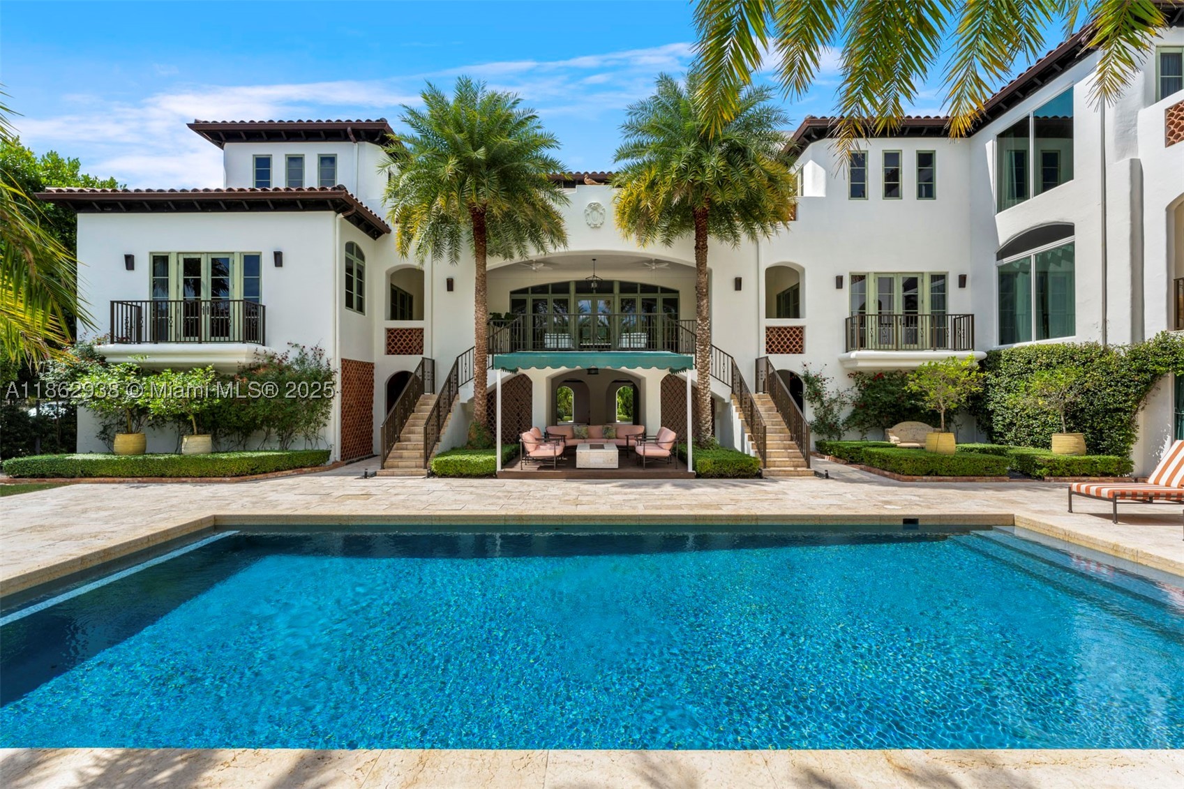 THE MOORINGS - Residential