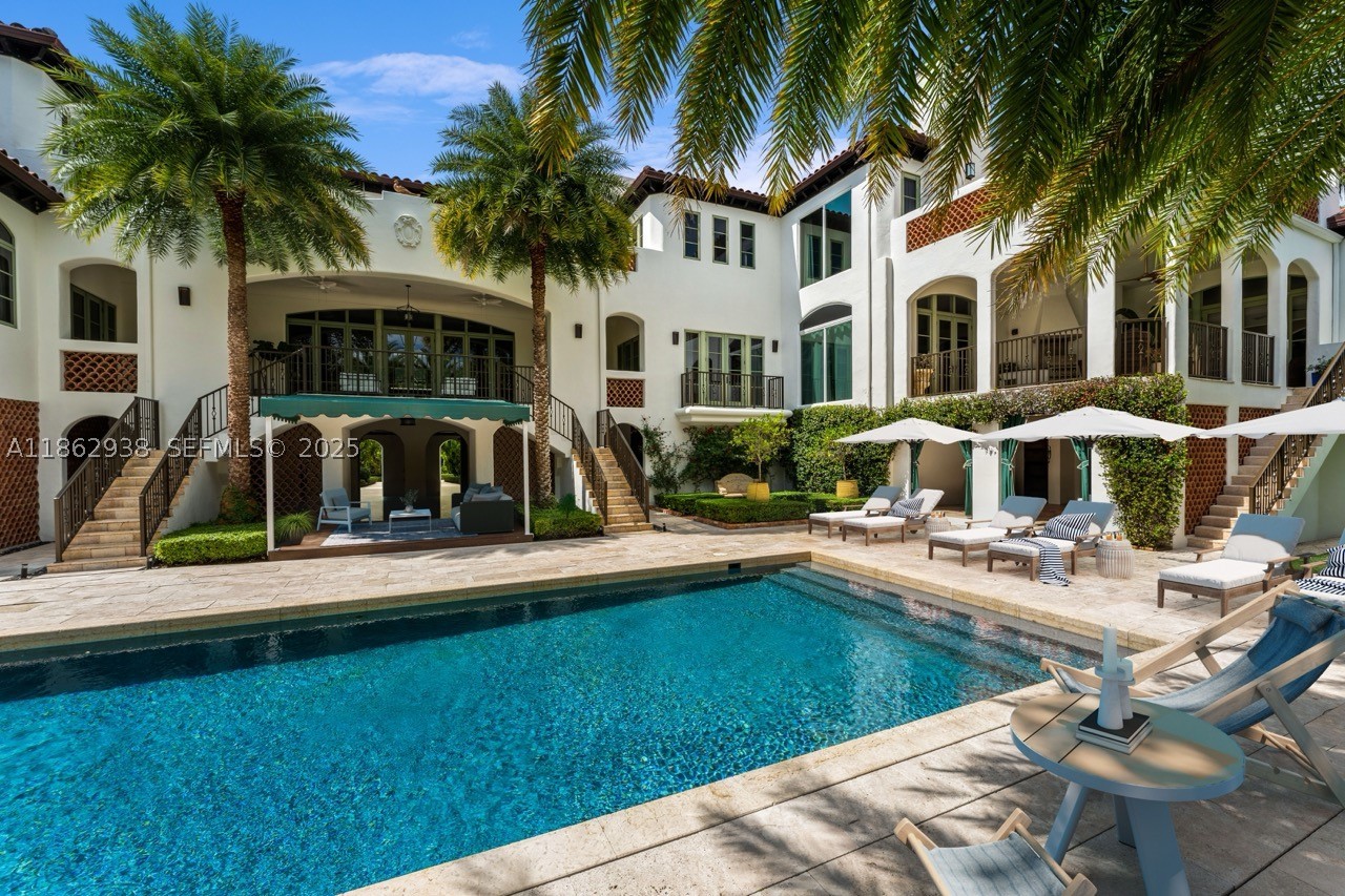 THE MOORINGS - Residential