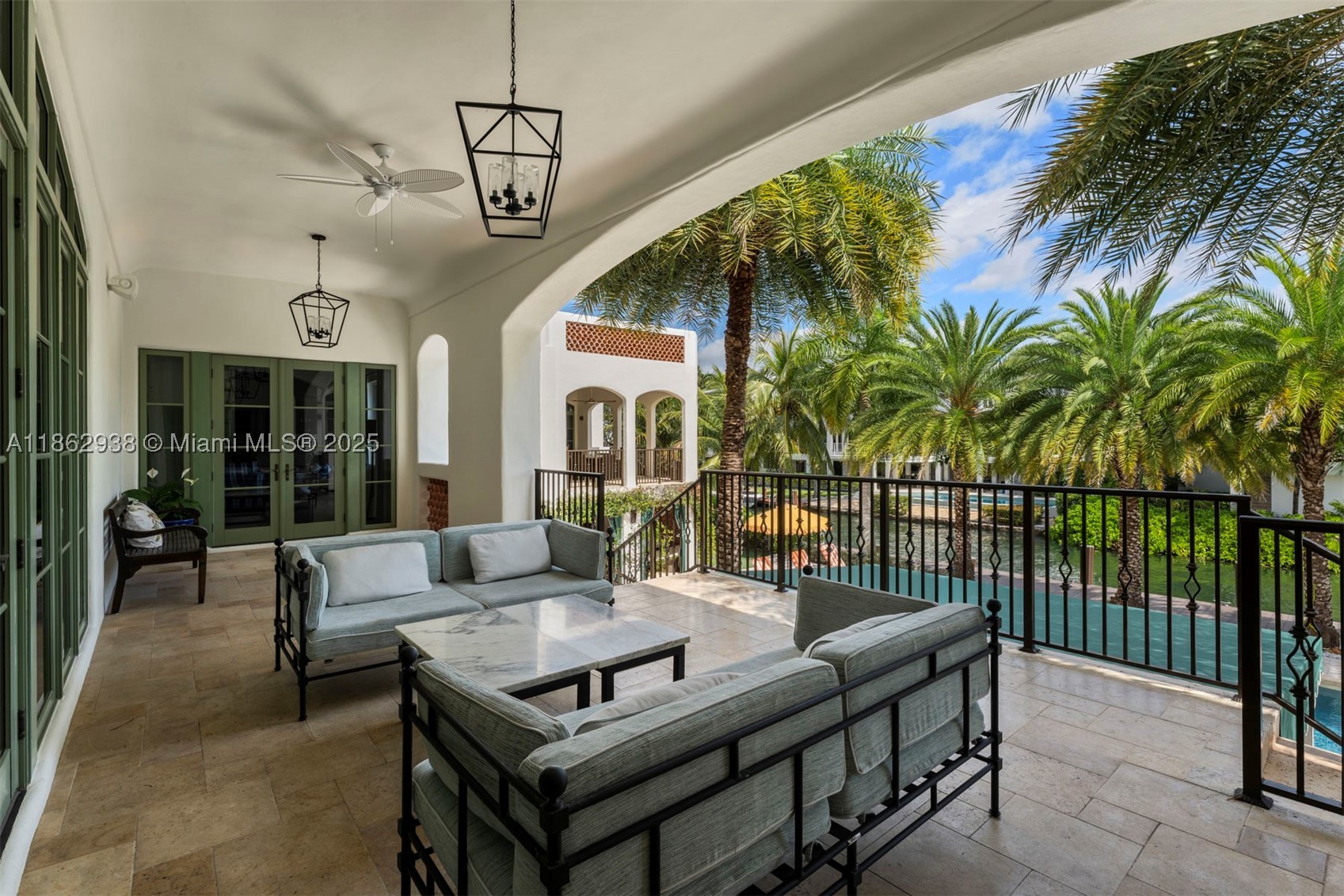 THE MOORINGS - Residential