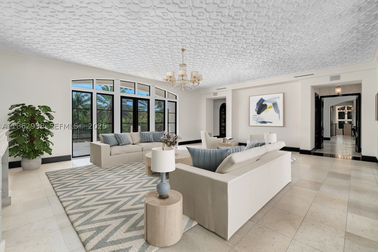 THE MOORINGS - Residential