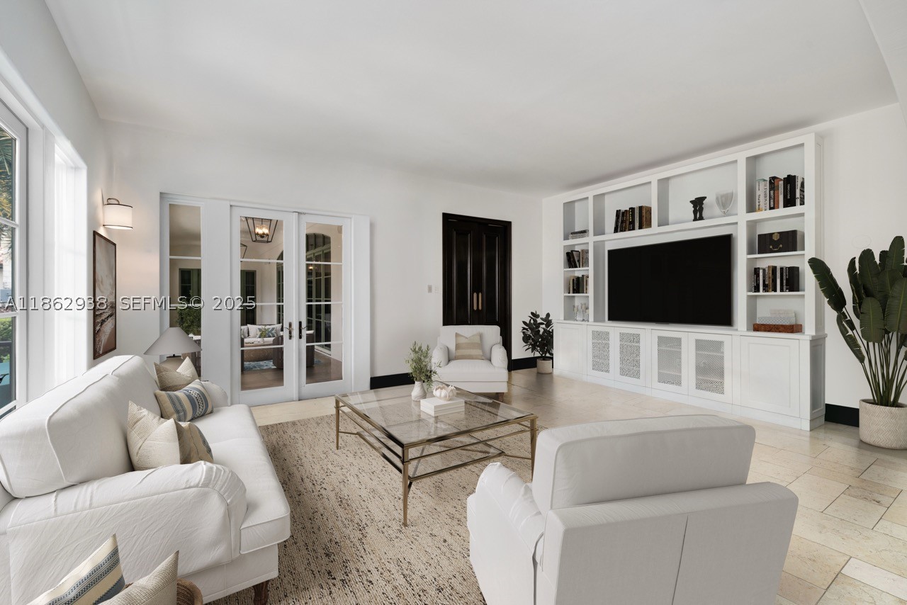 THE MOORINGS - Residential