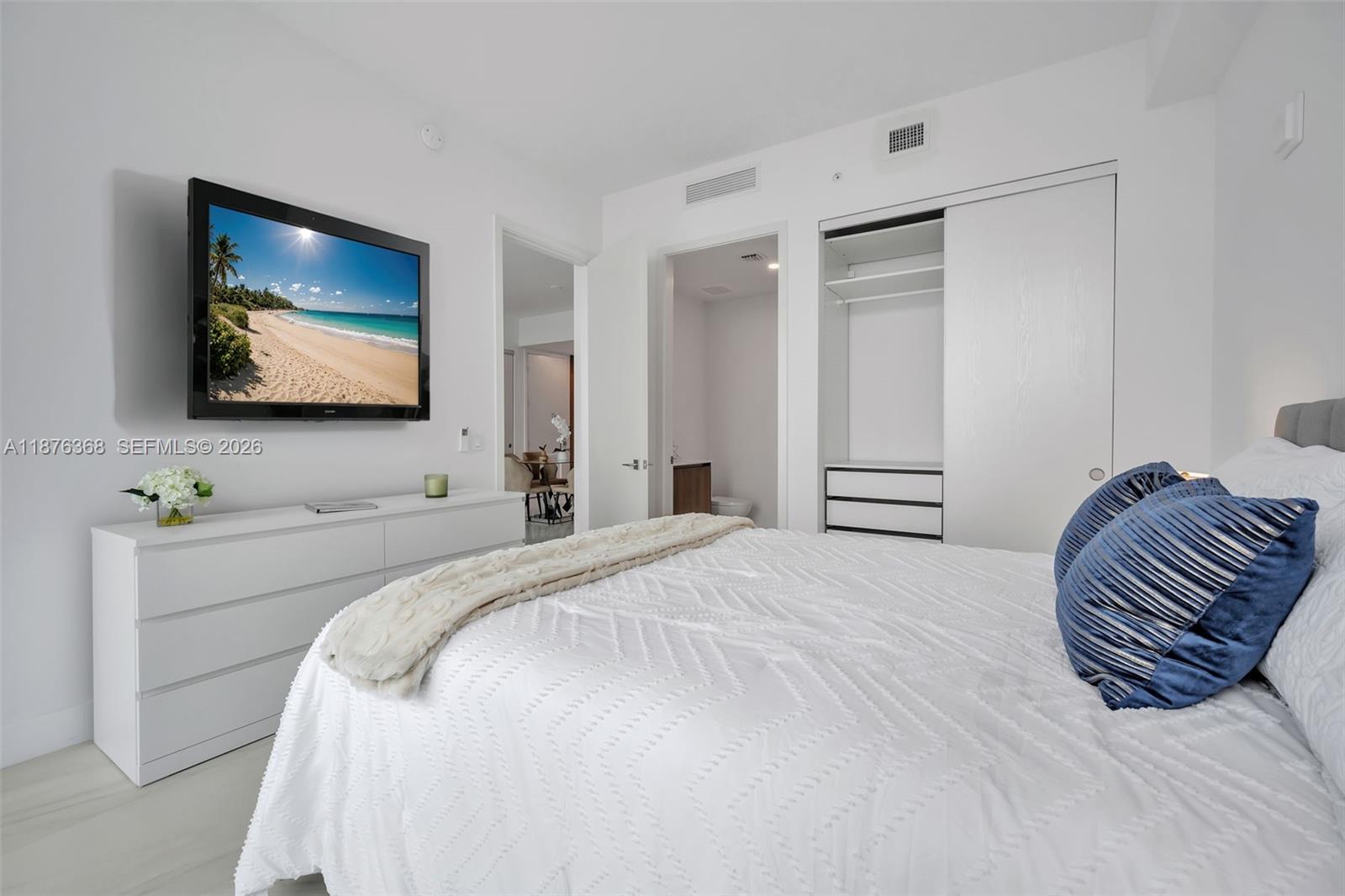 AURORA CONDOMINIUM - Residential