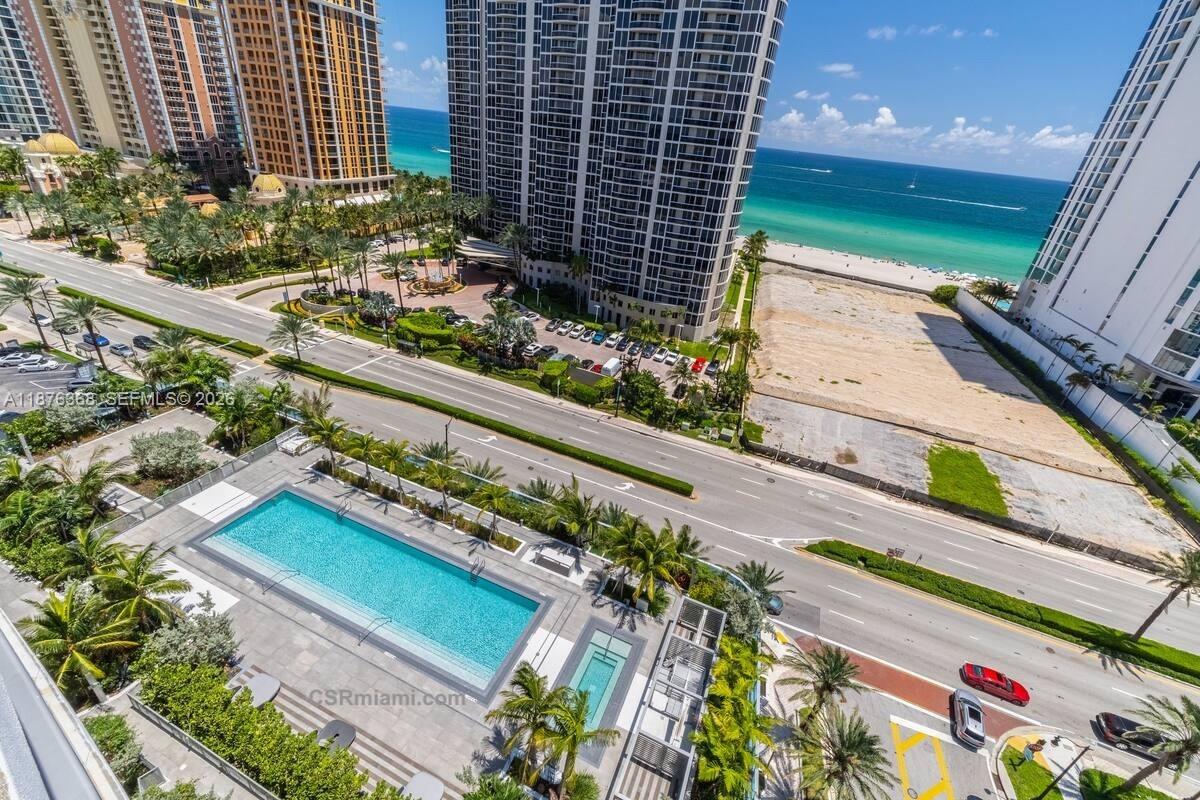 AURORA CONDOMINIUM - Residential