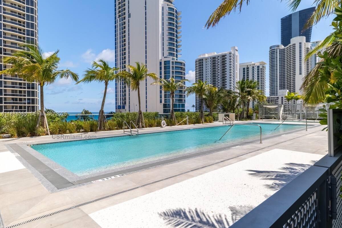 AURORA CONDOMINIUM - Residential