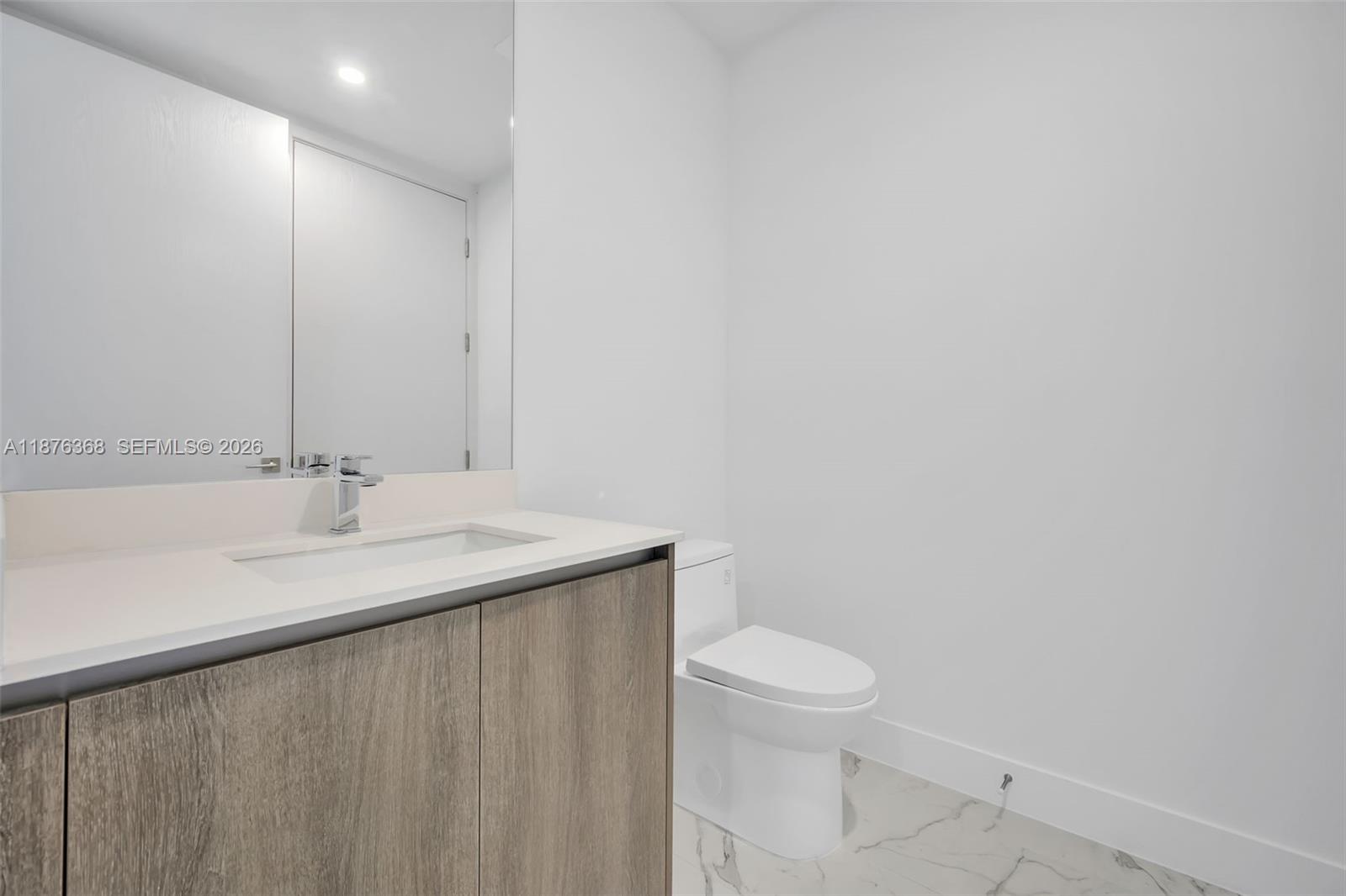AURORA CONDOMINIUM - Residential