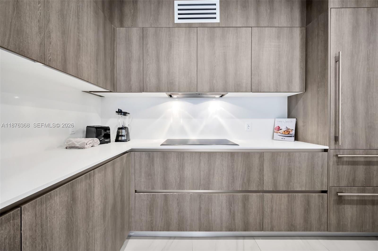 AURORA CONDOMINIUM - Residential