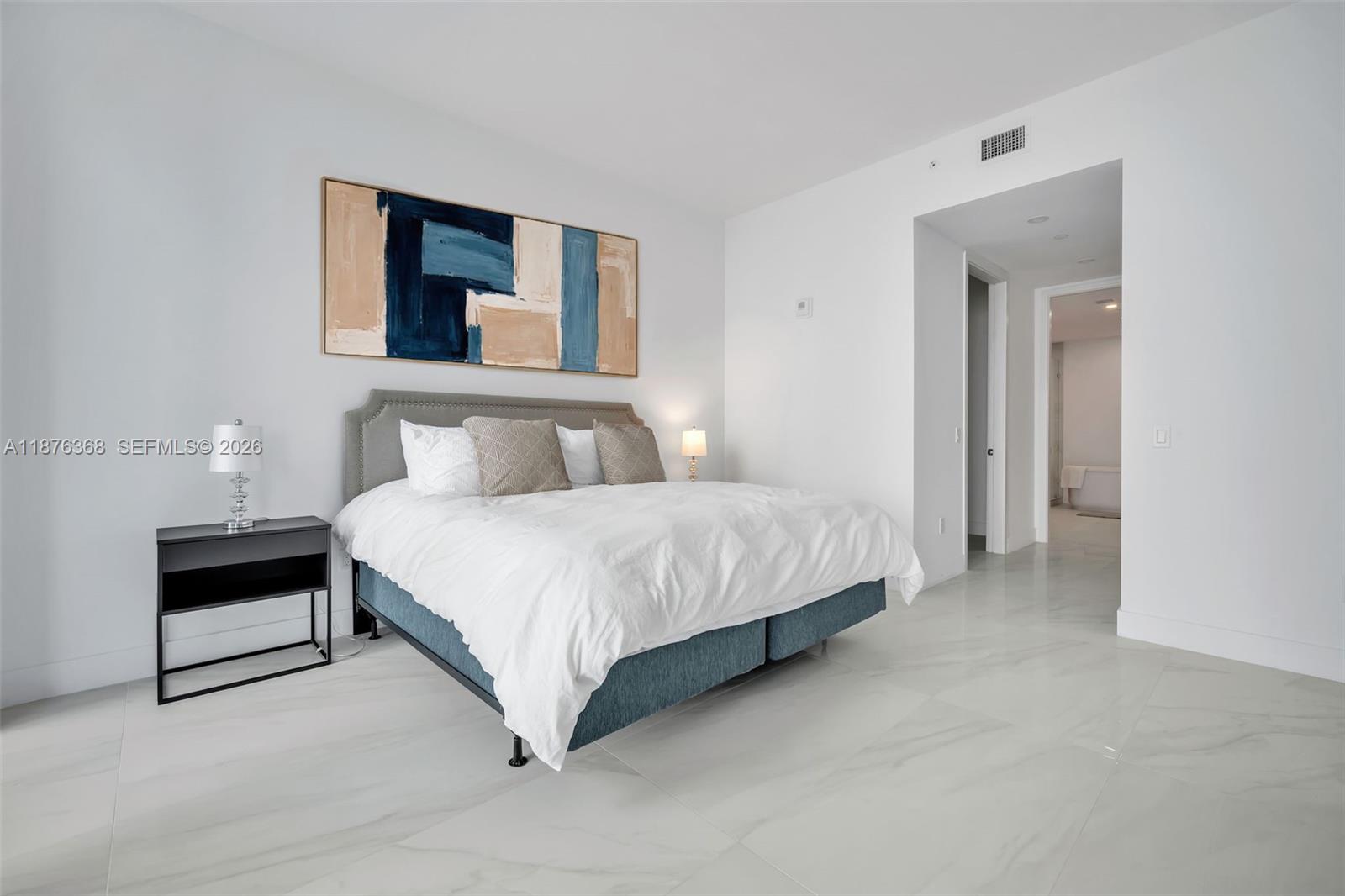 AURORA CONDOMINIUM - Residential