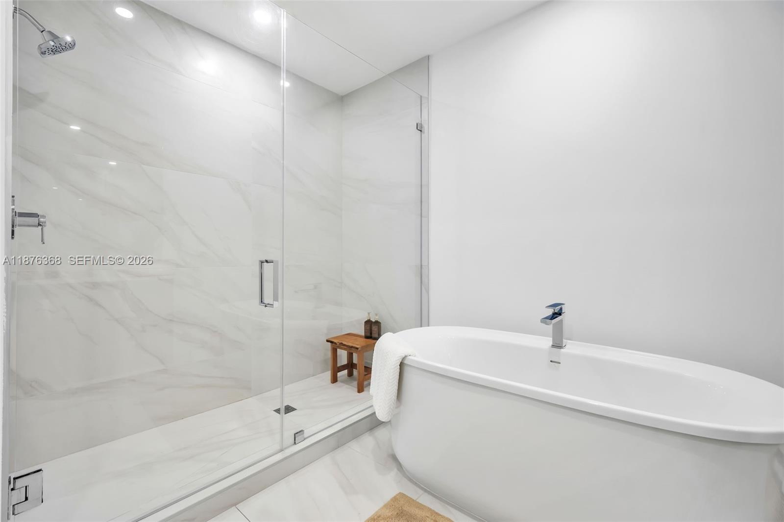 AURORA CONDOMINIUM - Residential