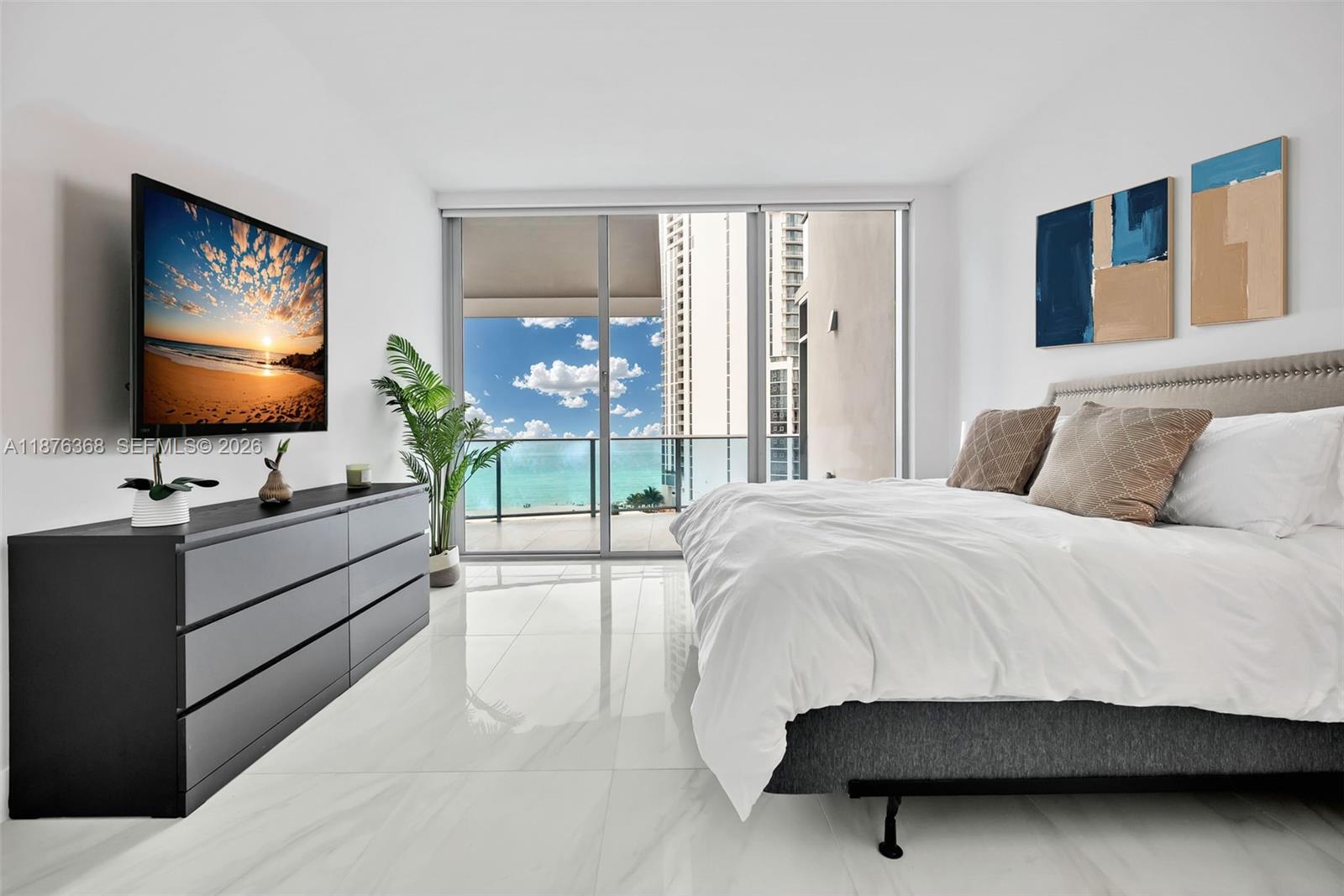 AURORA CONDOMINIUM - Residential