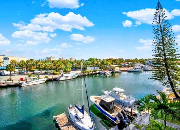 KEYSTONE HARBOR CLUB COND - Residential